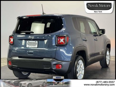 Used 2023 Jeep Renegade Latitude AWD/4WD image 8