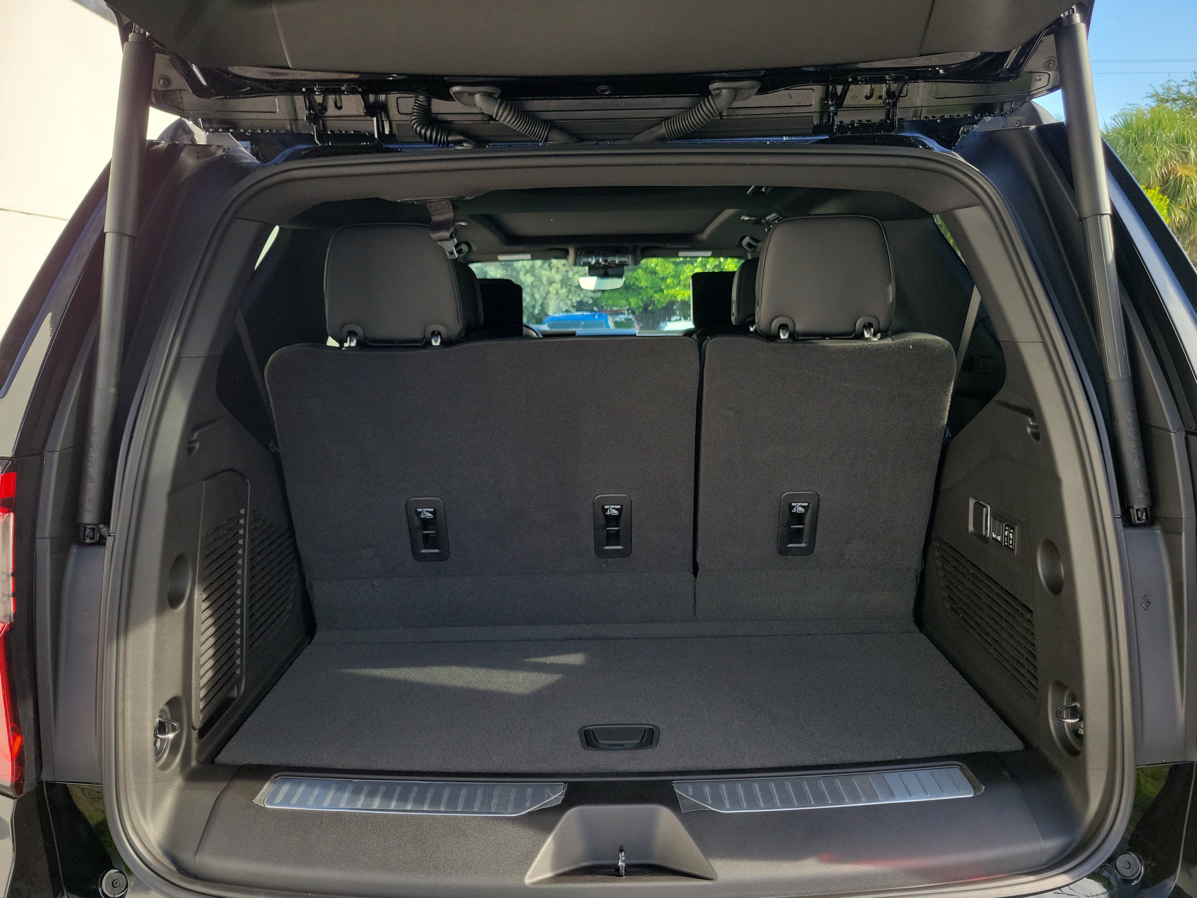 New 2026 GMC Yukon Denali w/ Denali Reserve Package AWD/4WD image 9