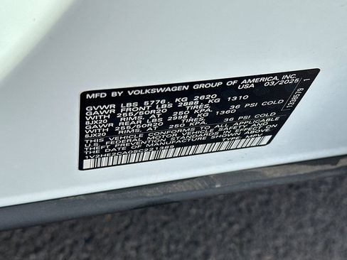 Used 2025 Volkswagen Atlas Cross Sport SE AWD/4WD image 34