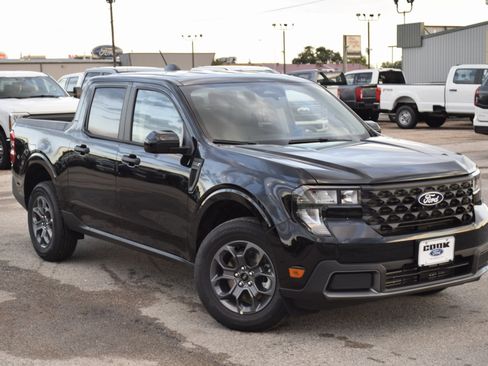 New 2025 Ford Maverick XLT w/ XLT Luxury Package image 3