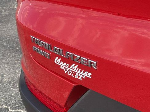 Used 2026 Chevrolet TrailBlazer LT w/ LT Cold Weather Package AWD/4WD image 6