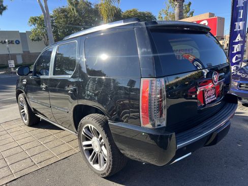 Used 2012 Cadillac Escalade Premium image 6
