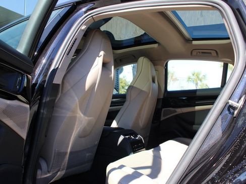 New 2026 Porsche Panamera image 30