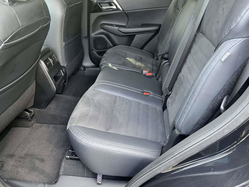 Used 2022 Mitsubishi Outlander SE AWD/4WD image 17