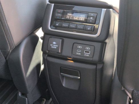 Used 2025 Subaru Ascent Bronze Edition image 29