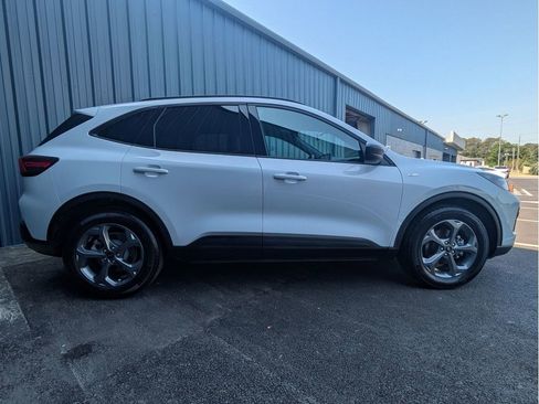 Used 2025 Ford Escape ST-Line w/ Tech Pack #1 FWD image 5