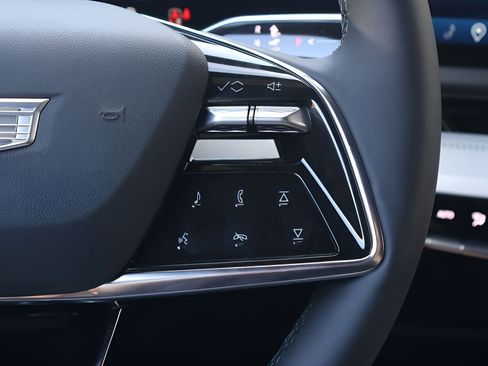 New 2026 Cadillac Optiq Luxury 1 RWD image 20
