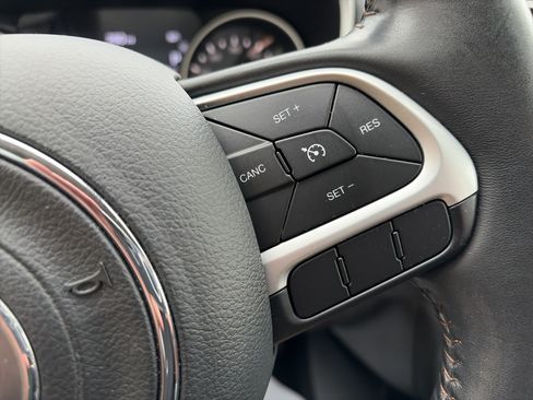 Used 2019 Jeep Compass Limited AWD/4WD image 19