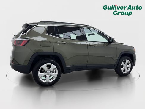 Used 2018 Jeep Compass Latitude w/ Popular Equipment Group AWD/4WD image 9