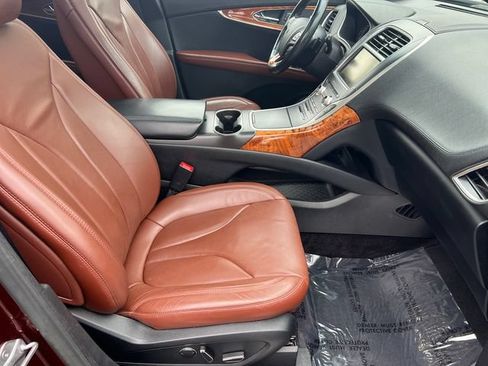 Used 2016 Lincoln MKX Reserve w/ Climate Package FWD image 17