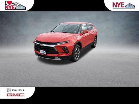 Used 2025 Chevrolet Blazer LT AWD/4WD image 1