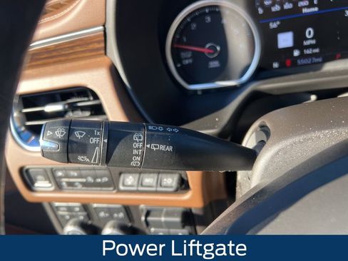 Used 2021 Chevrolet Suburban High Country image 30