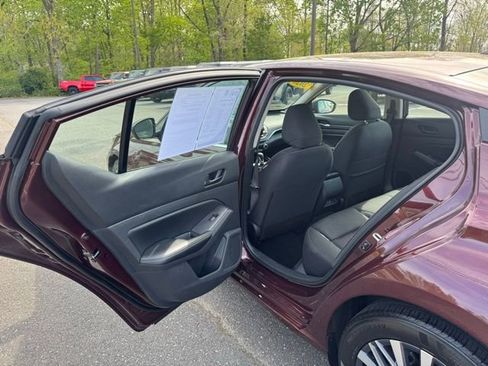 Used 2025 Nissan Altima 2.5 SV FWD image 15