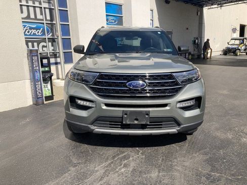 Used 2020 Ford Explorer XLT w/ Equipment Group 202A AWD/4WD image 2