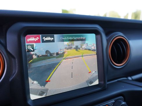 Used 2021 Jeep Gladiator Mojave AWD/4WD image 30