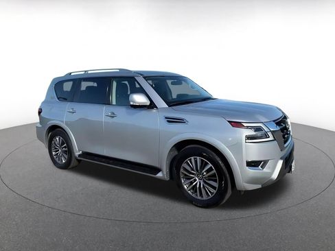 Used 2024 Nissan Armada SL RWD image 2