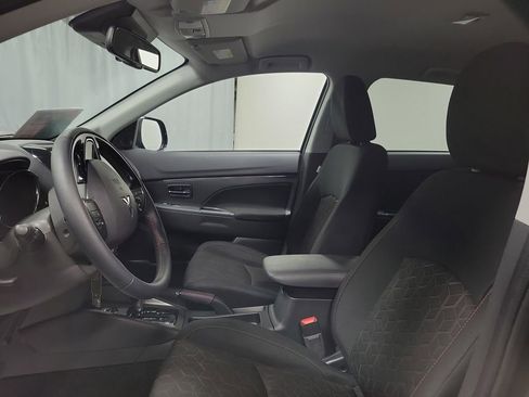 Used 2025 Mitsubishi Outlander Sport AWD image 12
