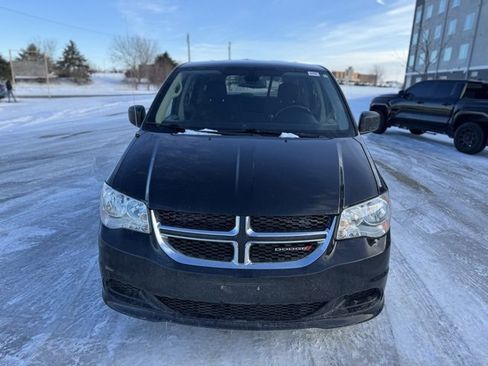 Used 2019 Dodge Grand Caravan SE w/ Rear Park Assist Package image 11