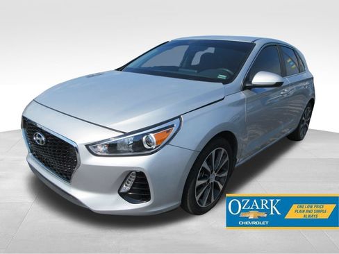 Used 2018 Hyundai Elantra GT FWD image 1