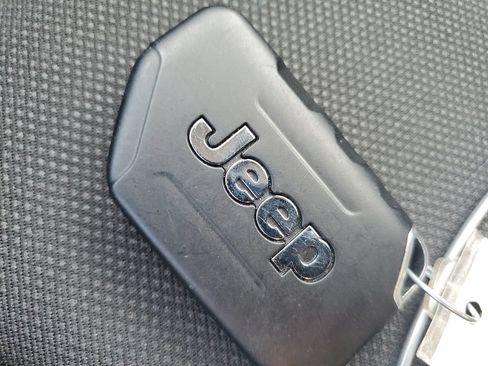 Used 2023 Jeep Wrangler Sport AWD/4WD image 29