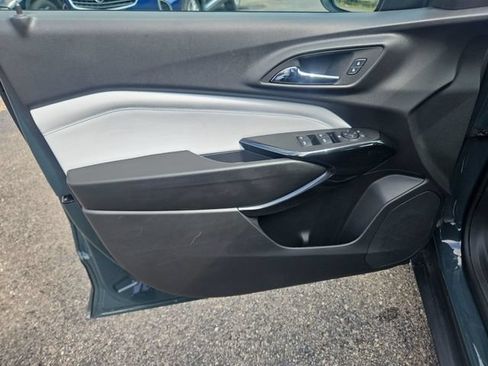 Used 2025 Chevrolet Trax LT FWD image 10