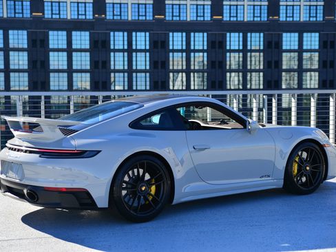 Certified 2024 Porsche 911 Carrera GTS image 9