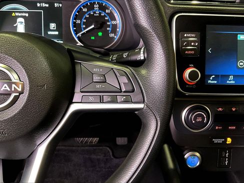 Used 2023 Nissan Leaf S image 12