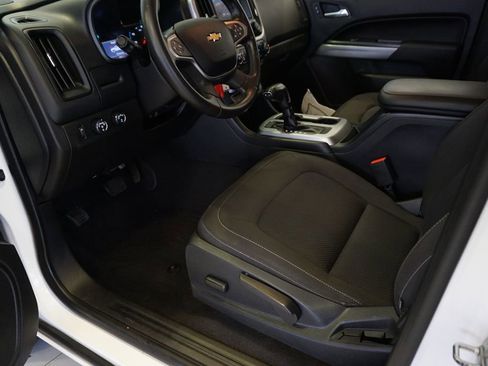 Used 2020 Chevrolet Colorado LT w/ LT Convenience Package image 23