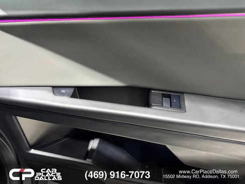 Used 2025 Tesla Cybertruck 2WD Crew Cab image 22