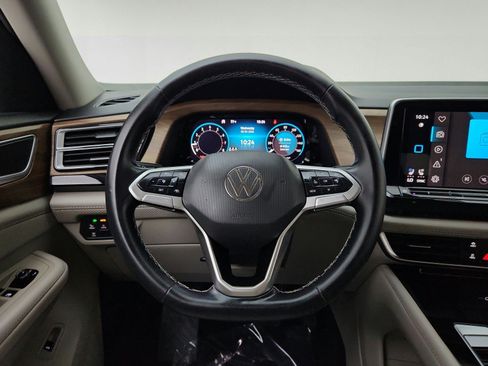 Used 2024 Volkswagen Atlas SE w/ Panoramic Sunroof Package FWD image 23