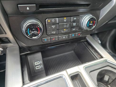 Used 2018 Ford F150 Platinum w/ Equipment Group 701A Luxury image 35