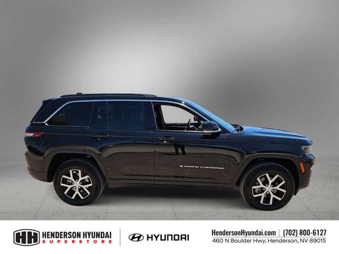 Used 2025 Jeep Grand Cherokee Limited w/ Luxury Tech Group II AWD/4WD image 9
