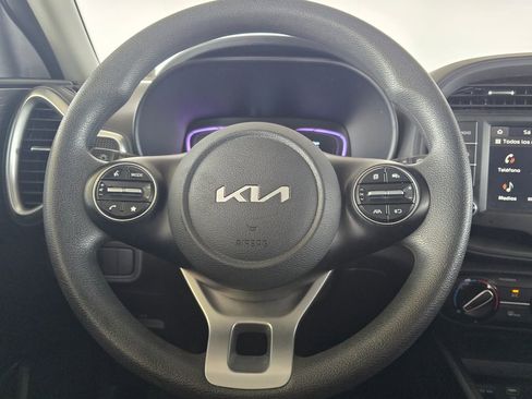 Used 2025 Kia Soul LX FWD image 21