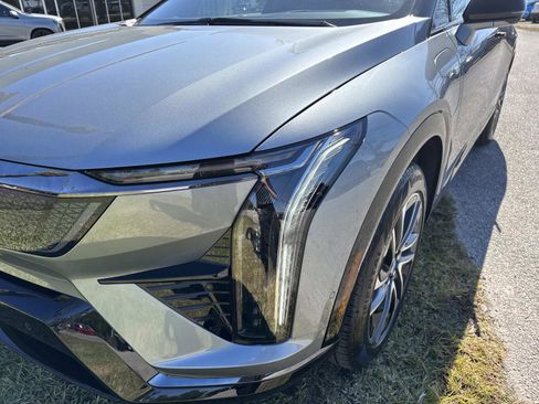 New 2026 Cadillac Optiq Sport 2 image 9