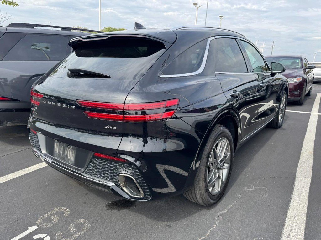 Used 2024 Genesis GV70 2.5T w/ Advanced Package AWD/4WD image 2