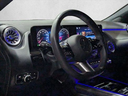 Certified 2025 Mercedes-Benz GLA 250 image 10