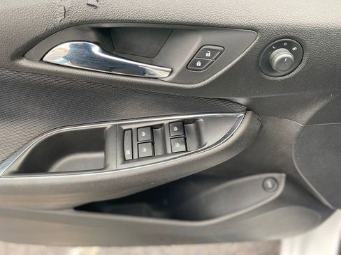Used 2018 Chevrolet Cruze LT image 20