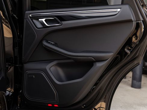 New 2026 Porsche Macan AWD/4WD image 38
