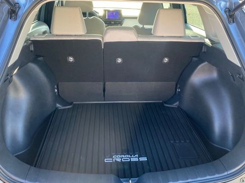 Used 2024 Toyota Corolla Cross L image 11