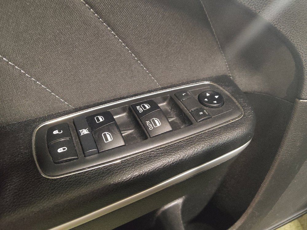 Used 2019 Dodge Charger SXT AWD/4WD image 27