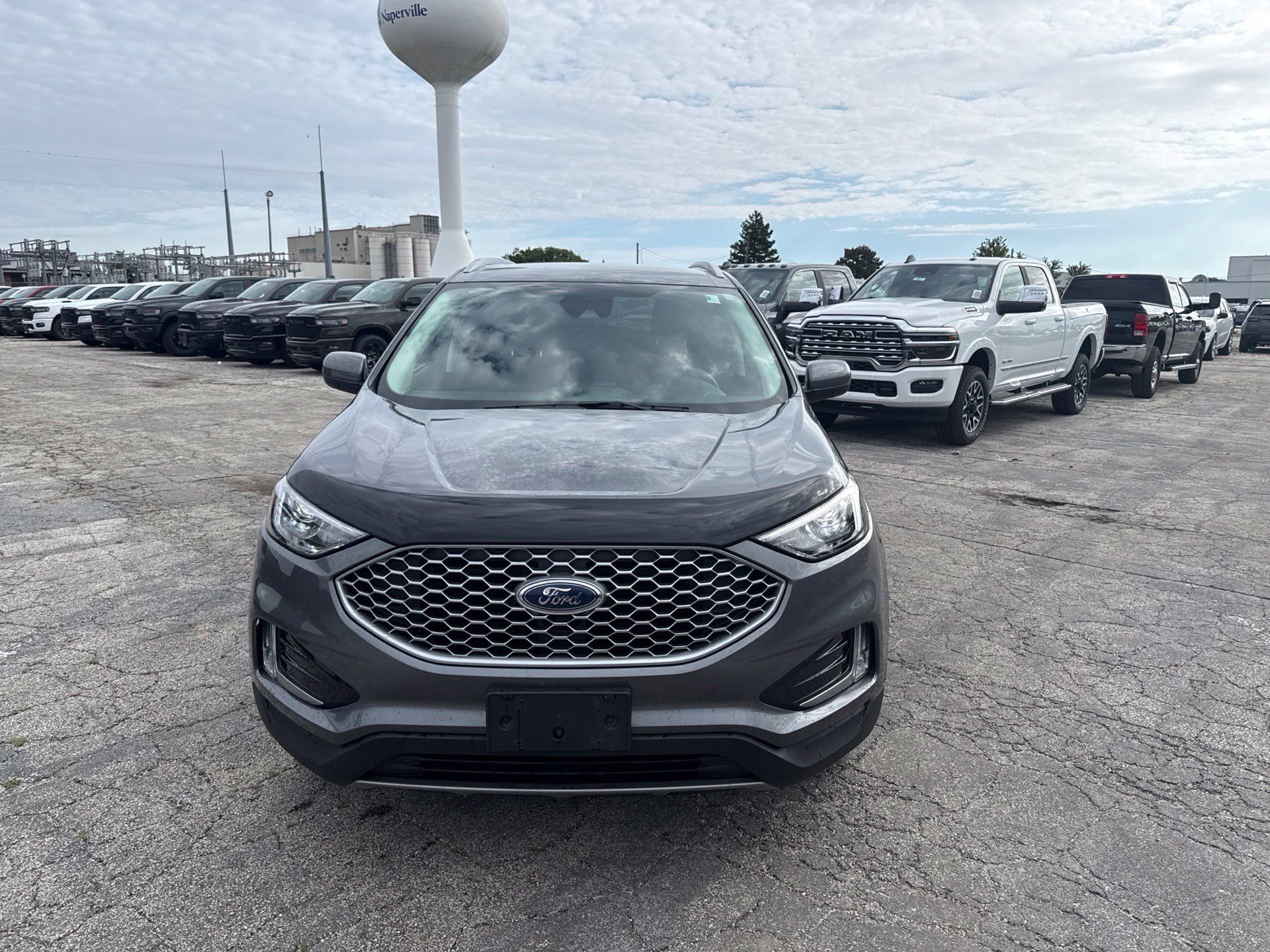 Used 2024 Ford Edge SEL w/ Convenience Package AWD/4WD image 2