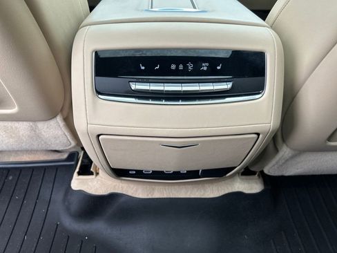 Used 2023 Cadillac Escalade Premium Luxury w/ Performance Package image 20