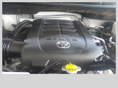 Used 2018 Toyota Tundra Limited w/ Limited Premium Package AWD/4WD image 12