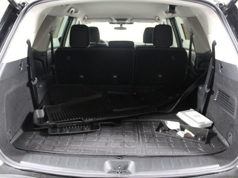 Certified 2025 Nissan Pathfinder SV w/ Black Appearance Package FWD image 17