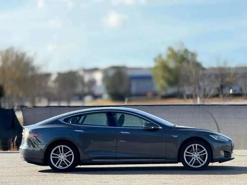 Used 2015 Tesla Model S 85D image 7