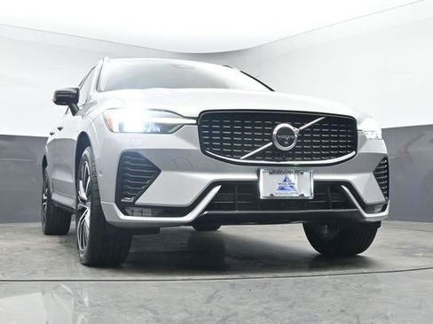 Used 2023 Volvo XC60 B5 Plus w/ Climate Package image 37