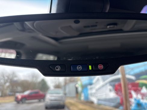 Used 2017 GMC Yukon Denali w/ Open Road Package image 18