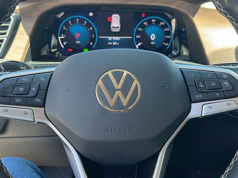 Used 2024 Volkswagen Atlas SE FWD image 15
