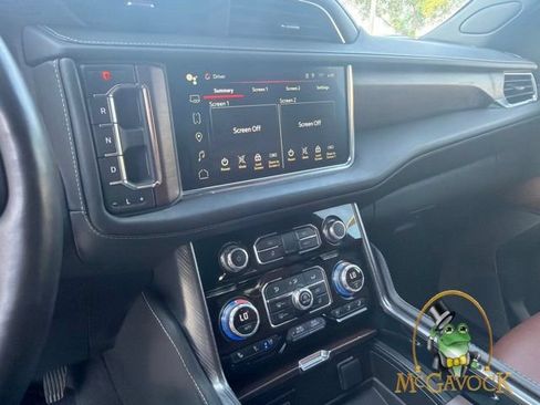 Used 2023 GMC Yukon Denali Ultimate w/ LPO, Floor Liner Package AWD/4WD image 13
