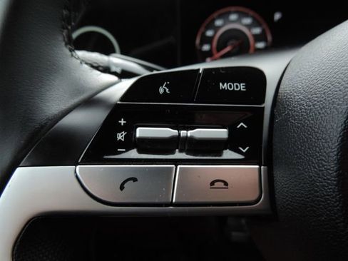 Used 2022 Hyundai Elantra Limited image 27